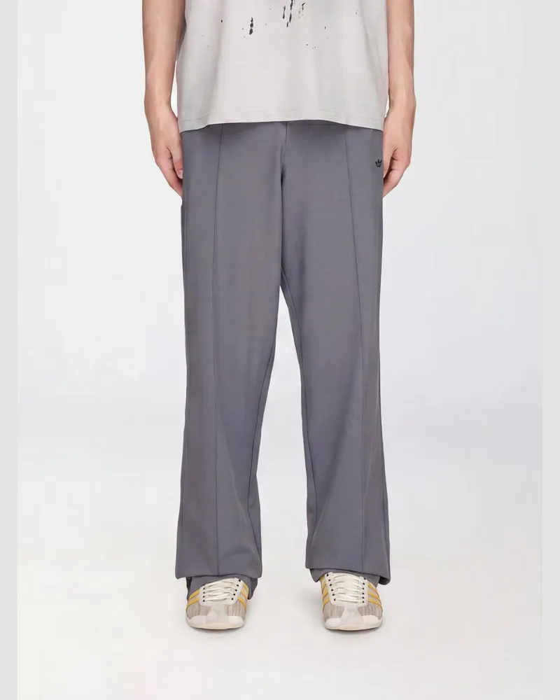 adidas Chino-Hose von Song For The Mute x aus recyceltem Funktionsstoff Grau