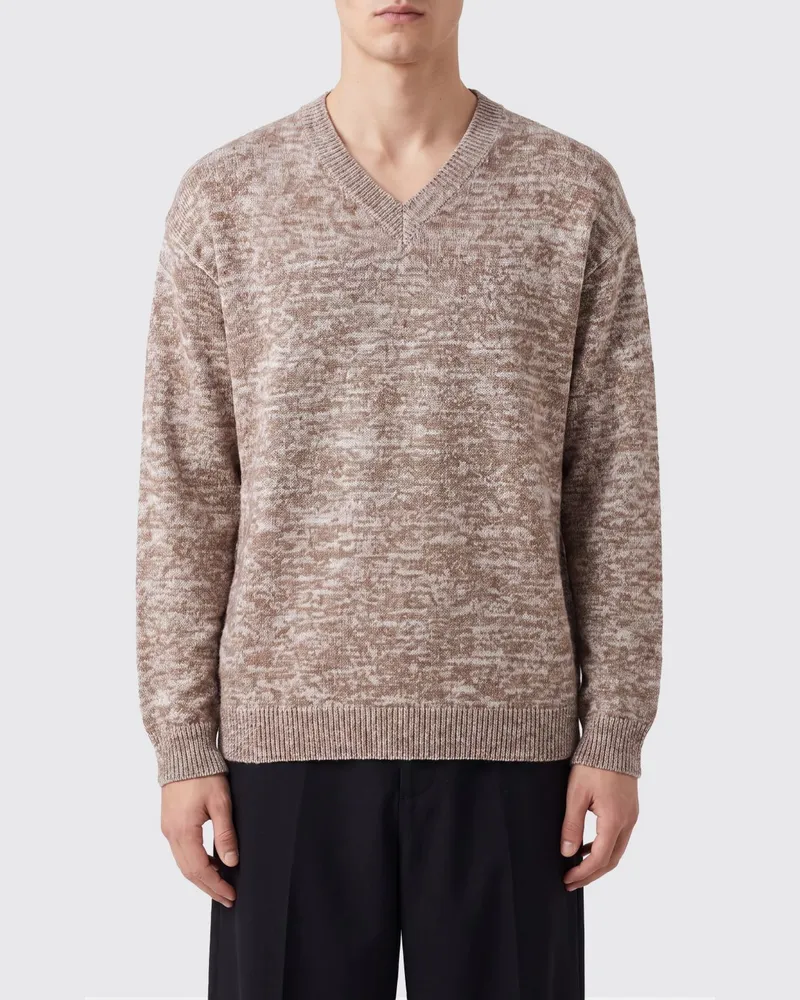 Maison Margiela Klassischer langärmliger Baumwollpullover mit V-Ausschnitt Beige