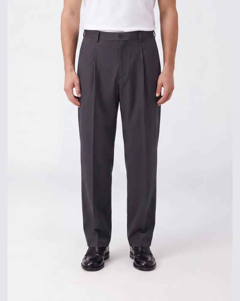 Dolce & Gabbana DOLCE  GABBANA Maßgeschneiderte Hose Dolce & Gabbana aus Baumwolle mit Cargotaschen und Bundfalten Schwarz