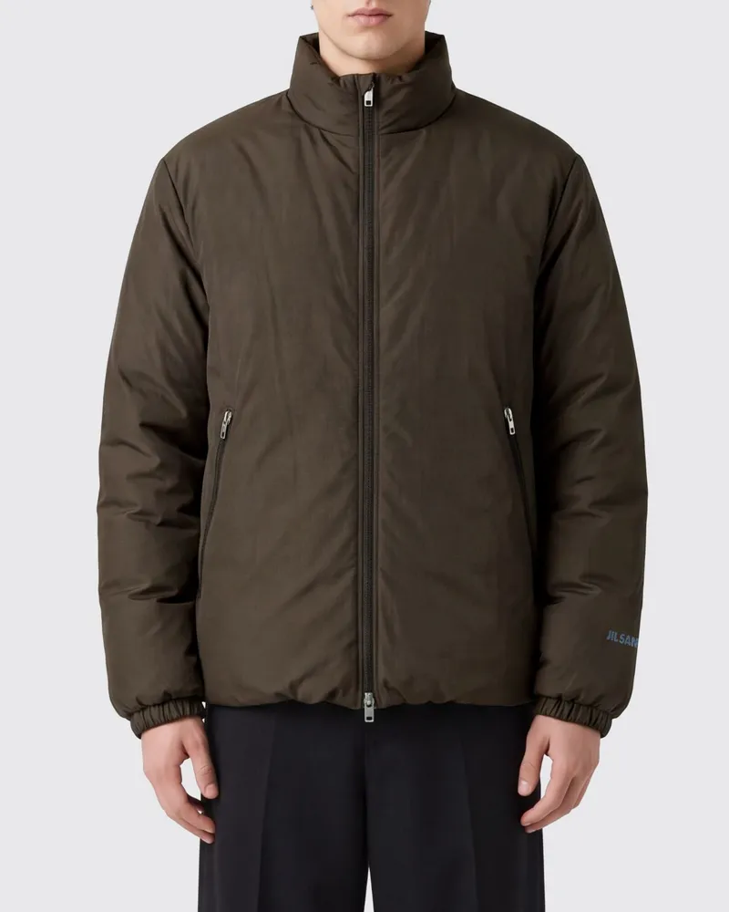 Jil Sander Kurze Daunenjacke aus recyceltem Nylon mit Stehkragen Braun