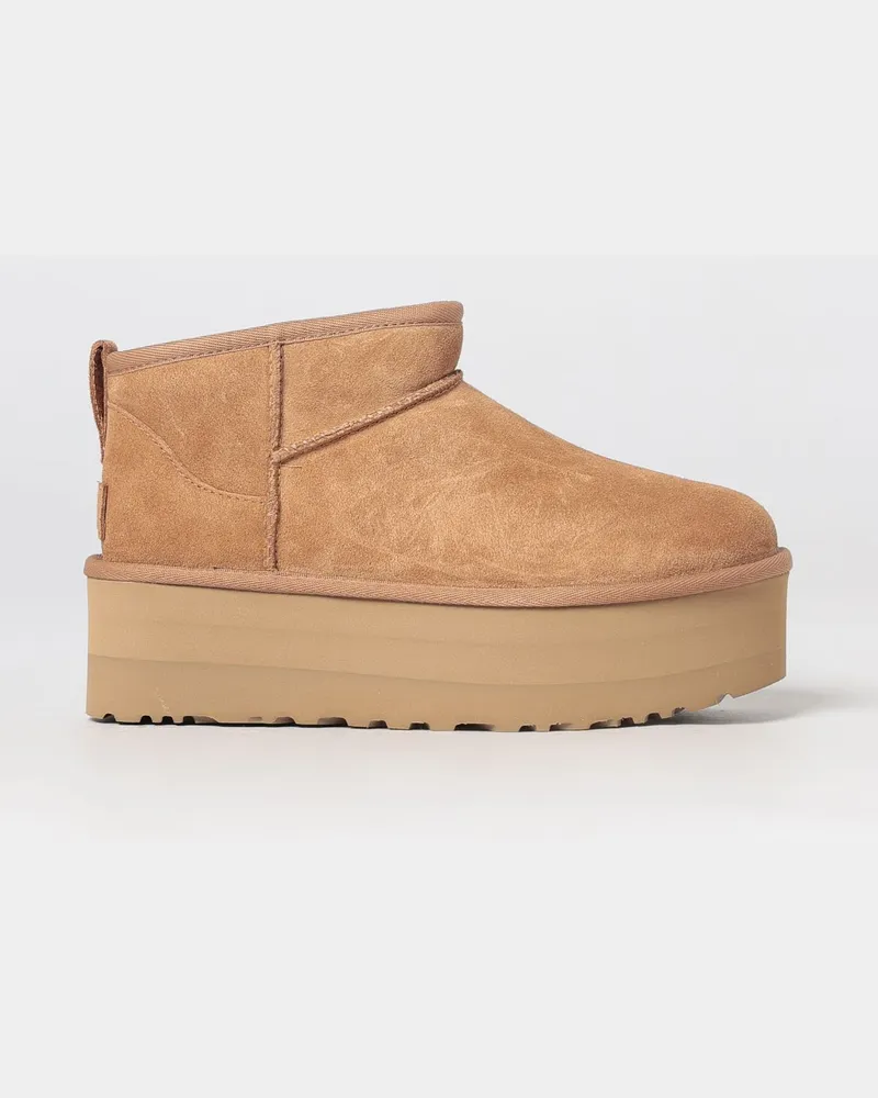 UGG Classic Ultra Mini Platform Stiefel aus Wildleder Wallnuss