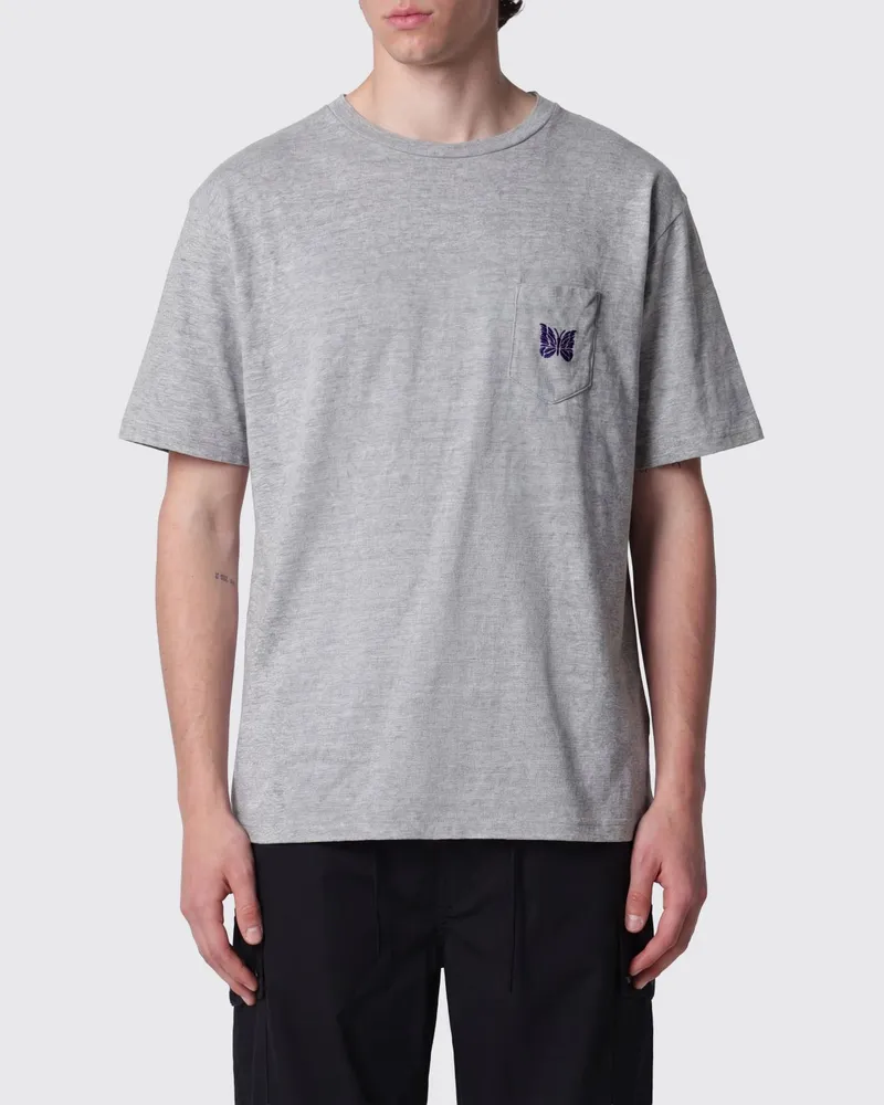 NEEDLES T-Shirt in Relaxed Fit aus Baumwolle mit gesticktem Schmetterling auf der Brust Grau