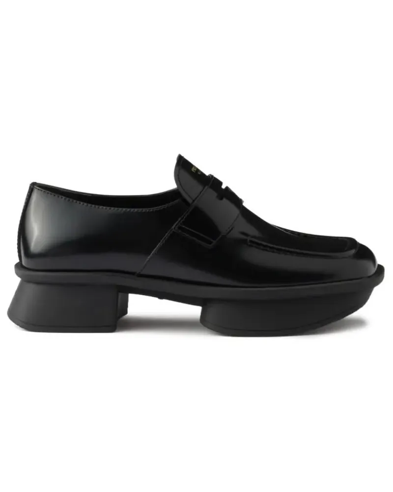 Prada Sole Black Flat Shoes With Glossy Finish And Moder schwarz Schwarz