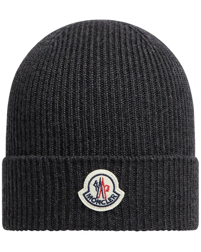 Moncler Caps & Mützen Ribbed Knit Beanie Hat With Emblematic Logo Patch grau Grau