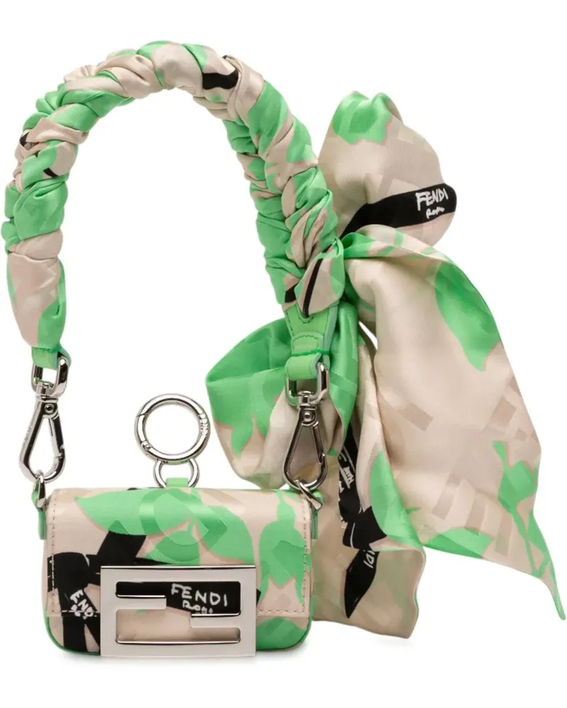 Fendi Hobo Bags Nano Satin Charm Baguette braun Braun