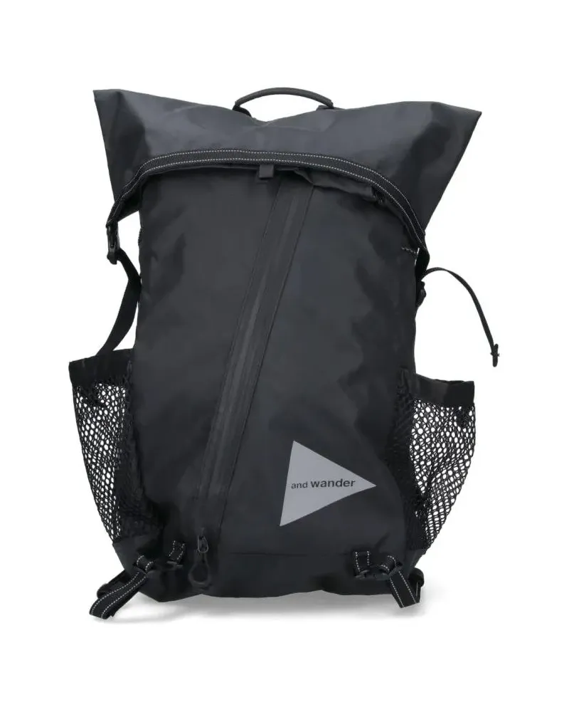 and wander Rucksäcke Structured Black Bag With Minimalist Design schwarz Schwarz