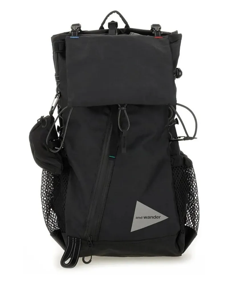 and wander Rucksäcke Structured Minimalist Black Bag With Clean Lines schwarz Schwarz