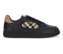 Low-Top Sneaker 
