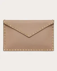 Valentino Garavani POUCH ROCKSTUD IN VITELLO GRANATO Donna POUDRE Poudre