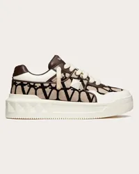 Valentino Garavani SNEAKER LOW-TOP ONE STUD XL IN NAPPA E TESSUTO TOILE ICONOGRAPHE Uomo BEIGE/NERO Beige