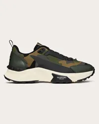 Valentino Garavani SNEAKER LOW TOP TRUE ACT CAMOUFLAGE IN TESSUTO GOMMATO Uomo NERO/KHAKI/GRIGIO SCURO Nero