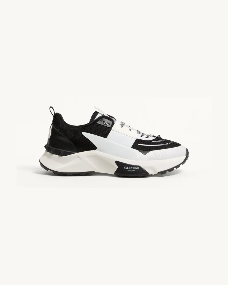 Valentino Garavani Sneaker Low Top True Act In Mesh E Tessuto Gommato Uomo NERO/BIANCO Nero