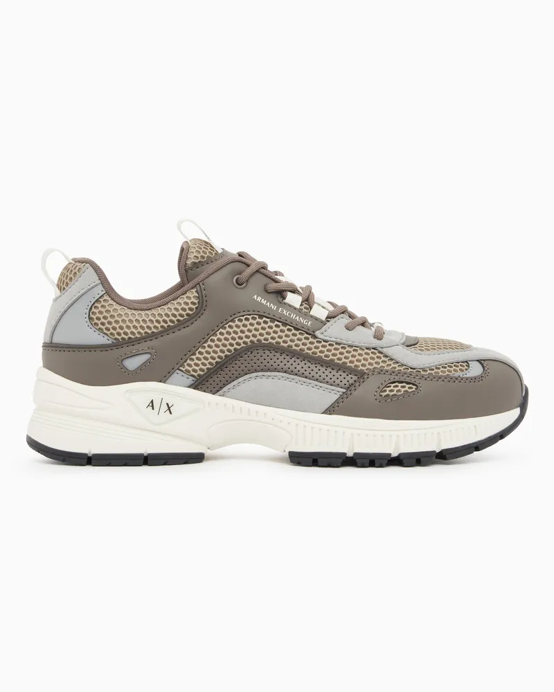 Armani Exchange Sneaker da running in mesh e microsuede con suola in gomma Beige