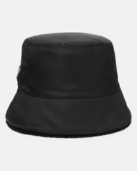 Prada Cappello da pescatore in Re-Nylon e shearling Nero