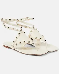 Valentino Garavani Sandali infradito Rockstud in pelle Bianco