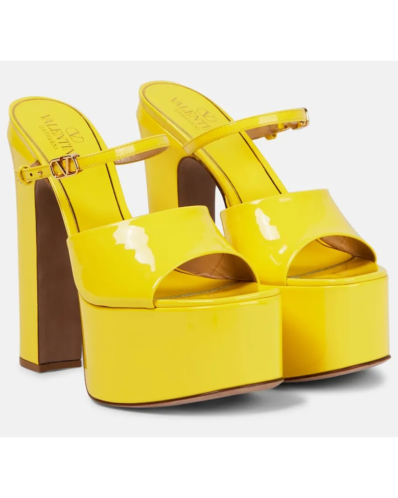 Valentino Garavani Sandali Tan-Go 155 in vernice con plateau Giallo