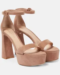 Gianvito Rossi Sandali Sheridan in suede con plateau Beige