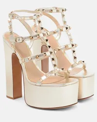 Valentino Garavani Sandali Rockstud in pelle con plateau Metallizzato