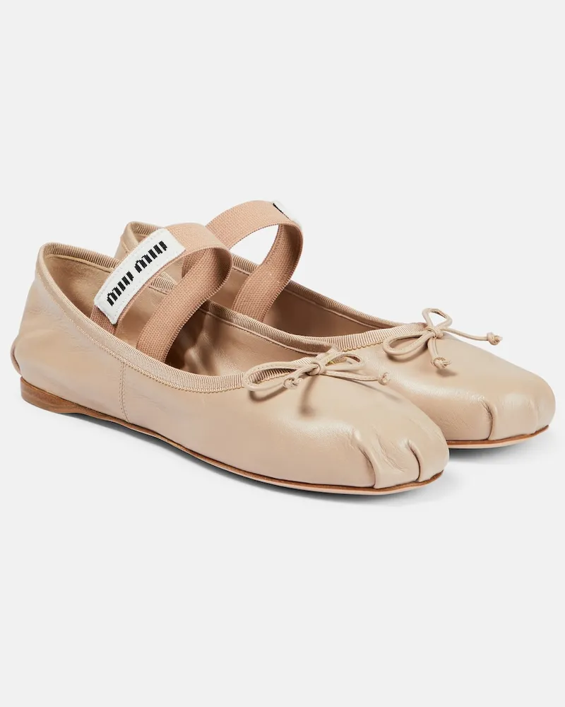 Miu Miu Ballerine in pelle con logo Beige