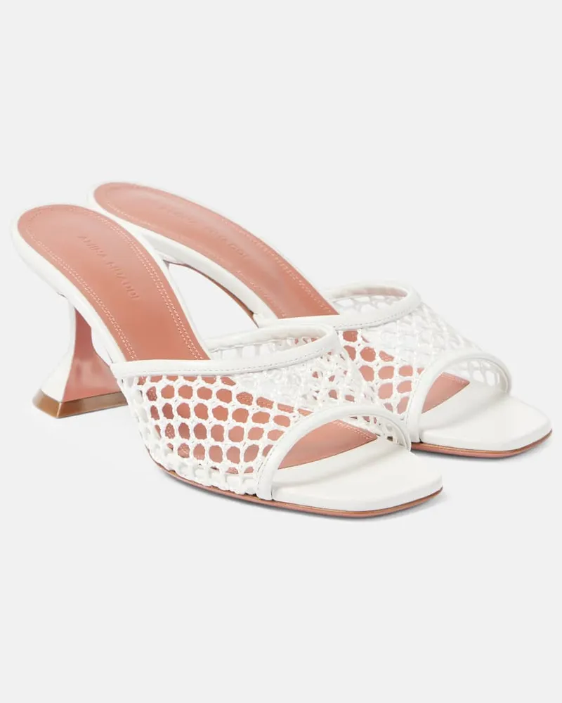 Amina Muaddi Mules Lupita in rafia Bianco