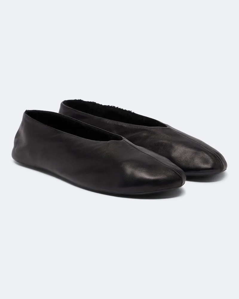 The Row Ballerine Stella in pelle con shearling Nero