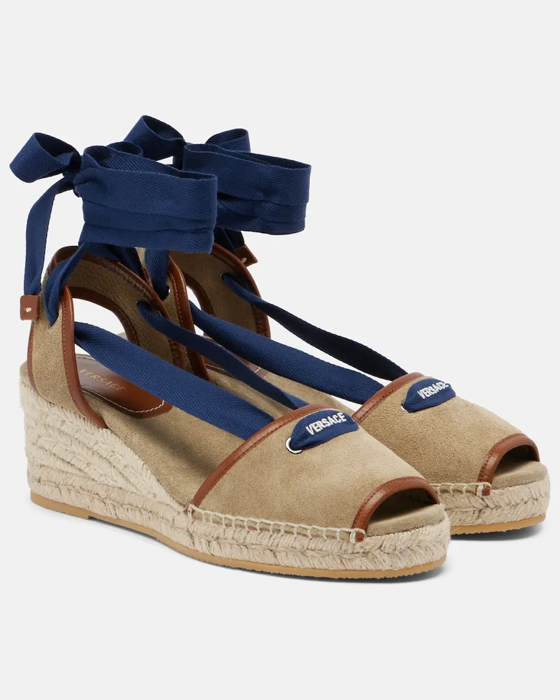 Versace Sandali con zeppa Lola in suede Beige