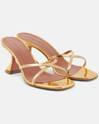 Amina Muaddi Sandali Henson 70 in pelle metallizzata Oro