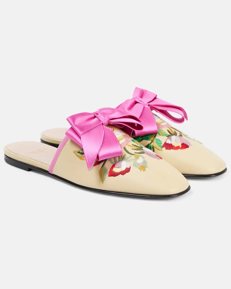 Valentino Garavani Mules Beauregard in pelle con ricamo Beige