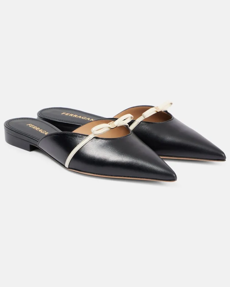 Ferragamo Mules in pelle con fiocco Nero
