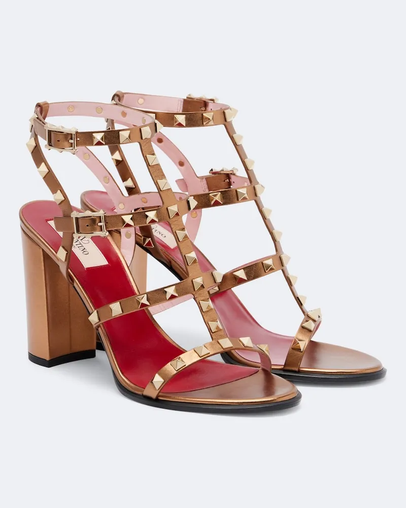 Valentino Garavani Sandali Rockstud in pelle Oro
