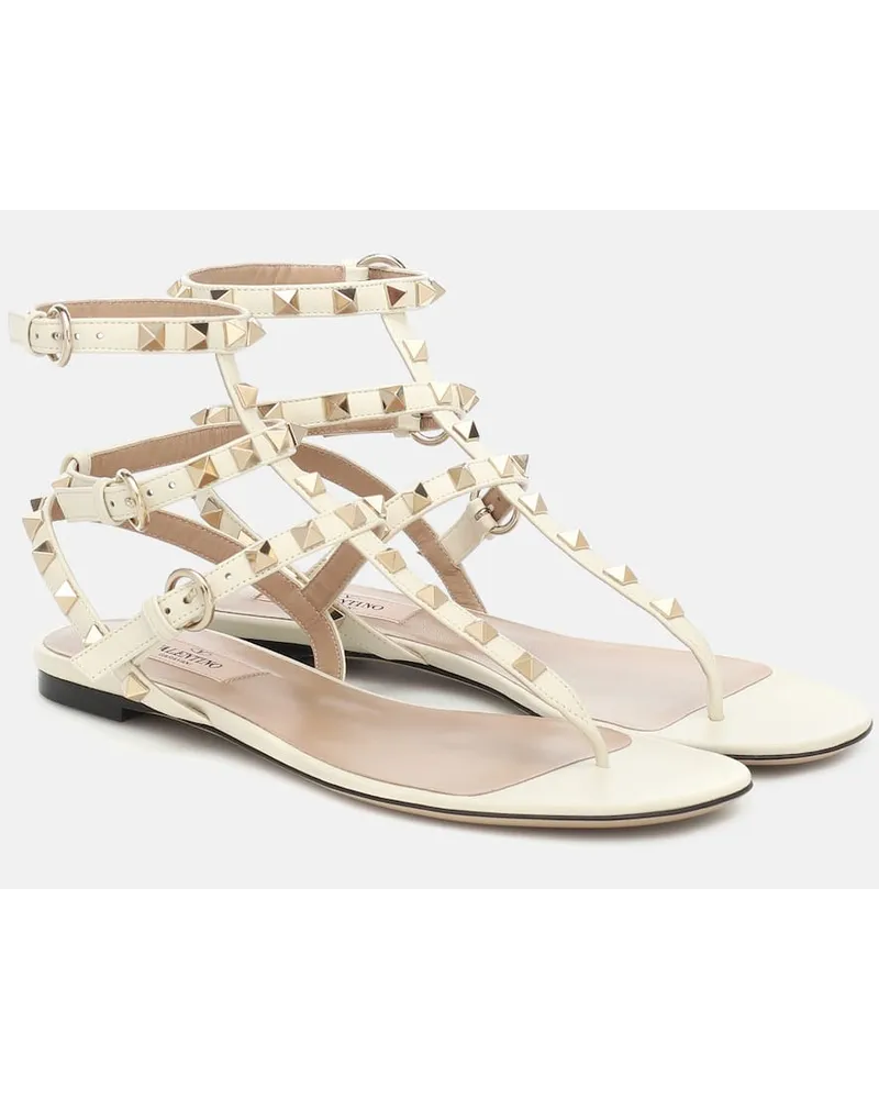 Valentino Garavani Sandali infradito Rockstud in pelle Bianco