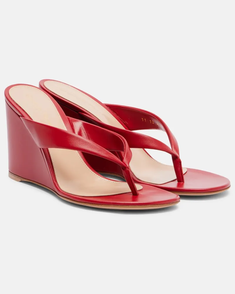Gianvito Rossi Sandali infradito in pelle con zeppa Rosso