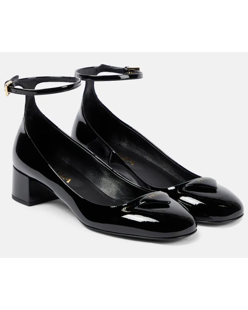 Prada Pumps in vernice con logo Nero
