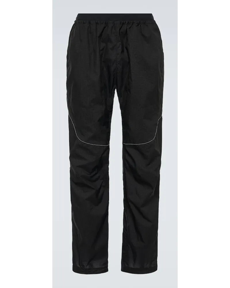 and wander Pantaloni regular in tessuto tecnico Nero