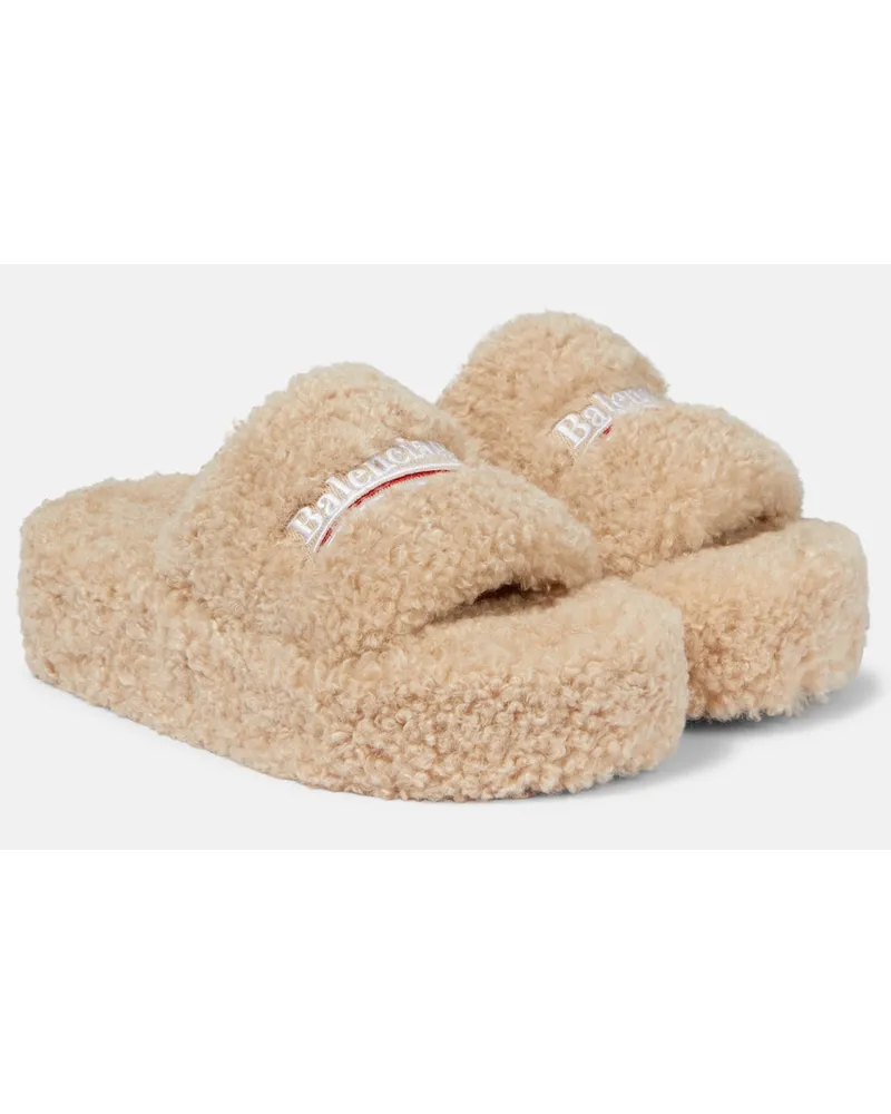 Balenciaga Sandali in shearling sintetico con logo Beige