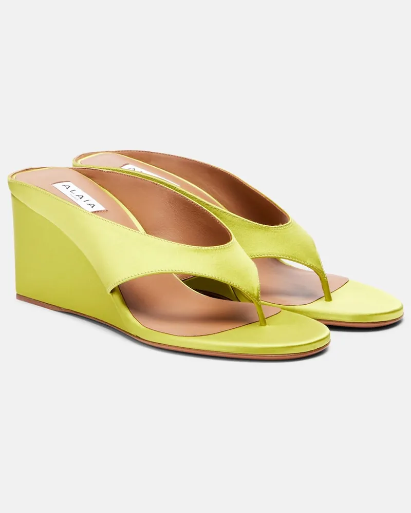 Alaïa AlaÃ¯a Sandali infradito Cube in raso con zeppa Giallo