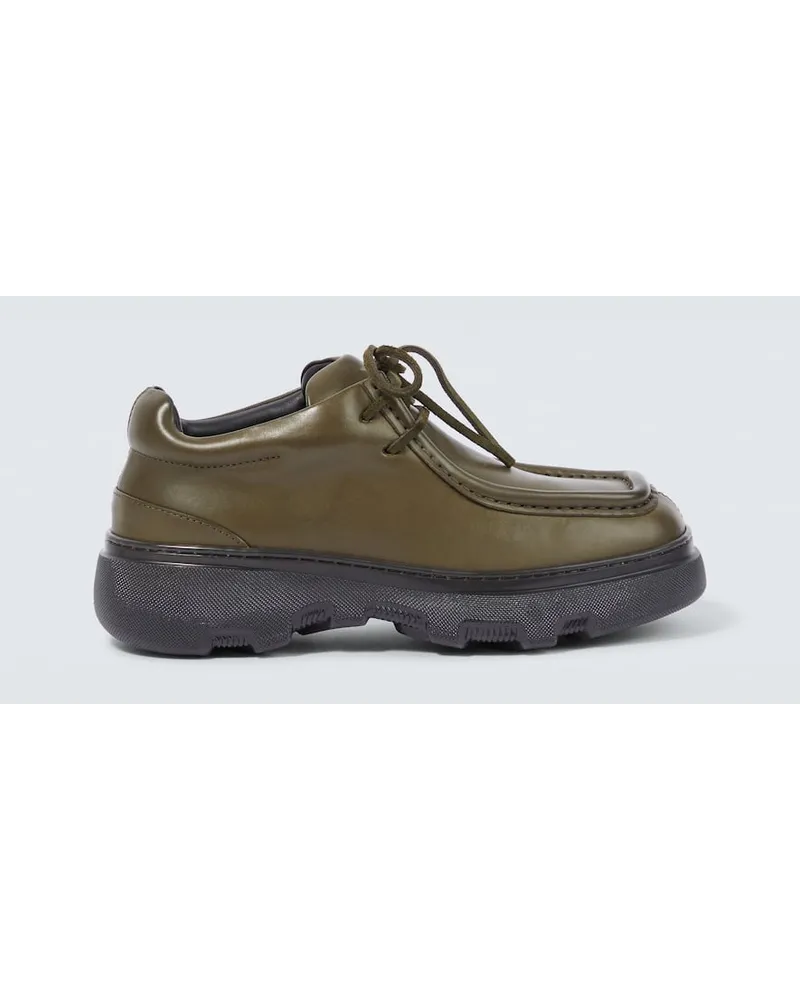 Burberry Stringate in pelle con platform Verde