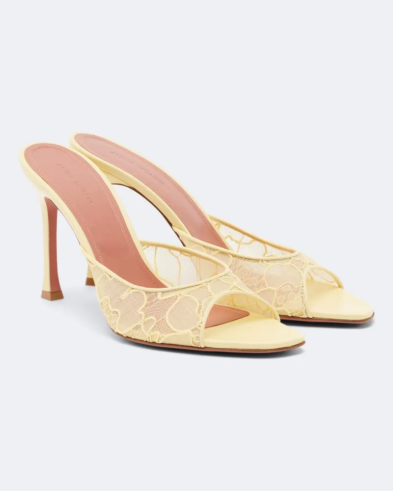 Amina Muaddi Mules Alexa in pizzo Giallo