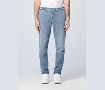 Jeans in denim